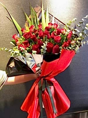 25 Gül Aşk Huzur Mutluluk Buketi